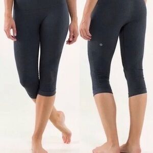 Lululemon In the Flow Crop II seamless leggings in heathered deep coal size 10